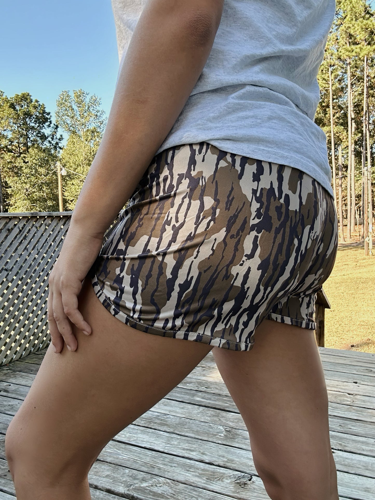 Bottomland Camo Highwaisted Shorts