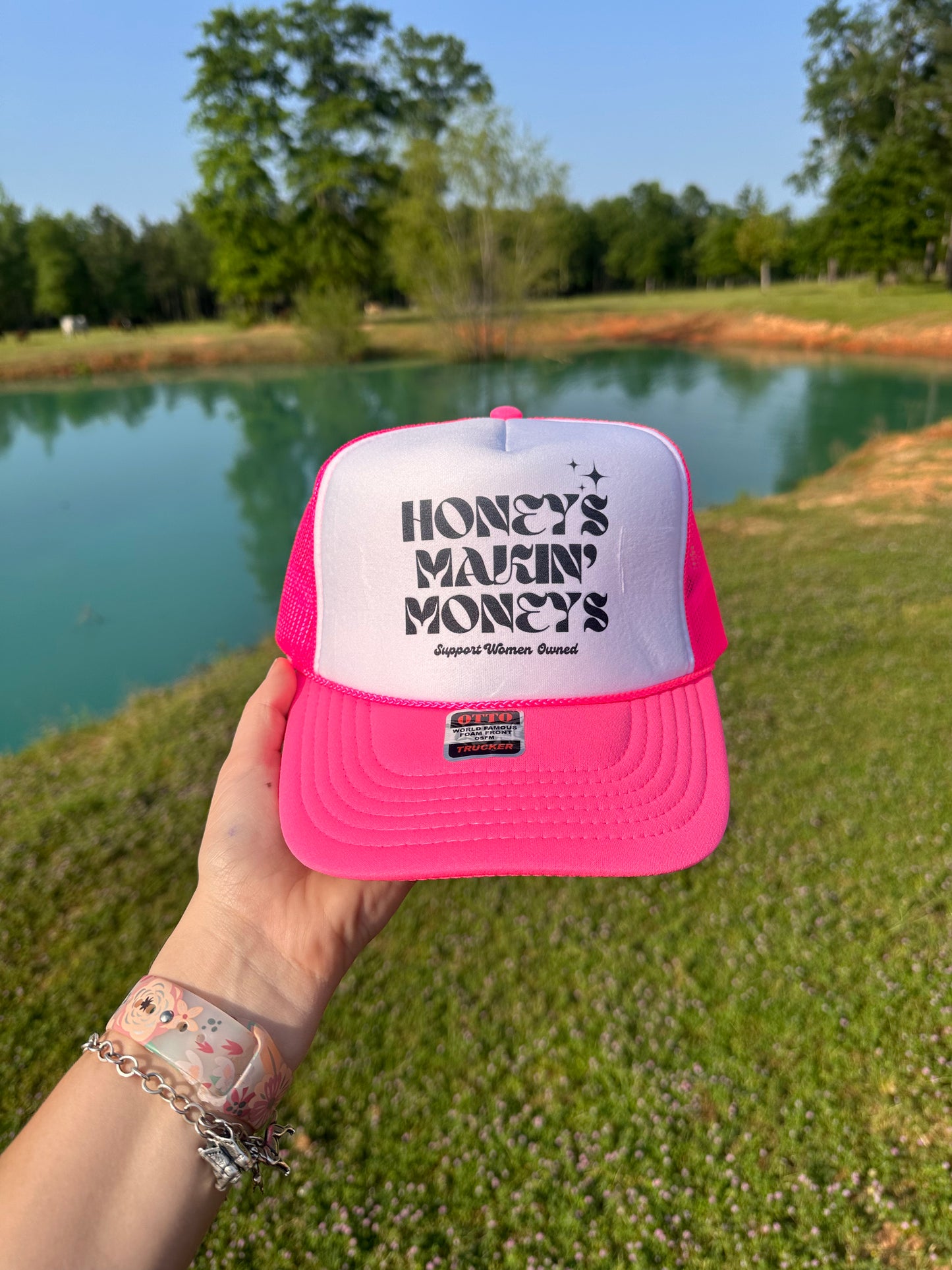 Honey’s Makin’ Moneys Trucker